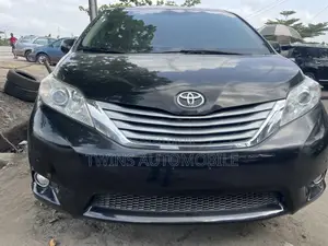 Toyota Sienna Limited 7 Passenger 2011 Black