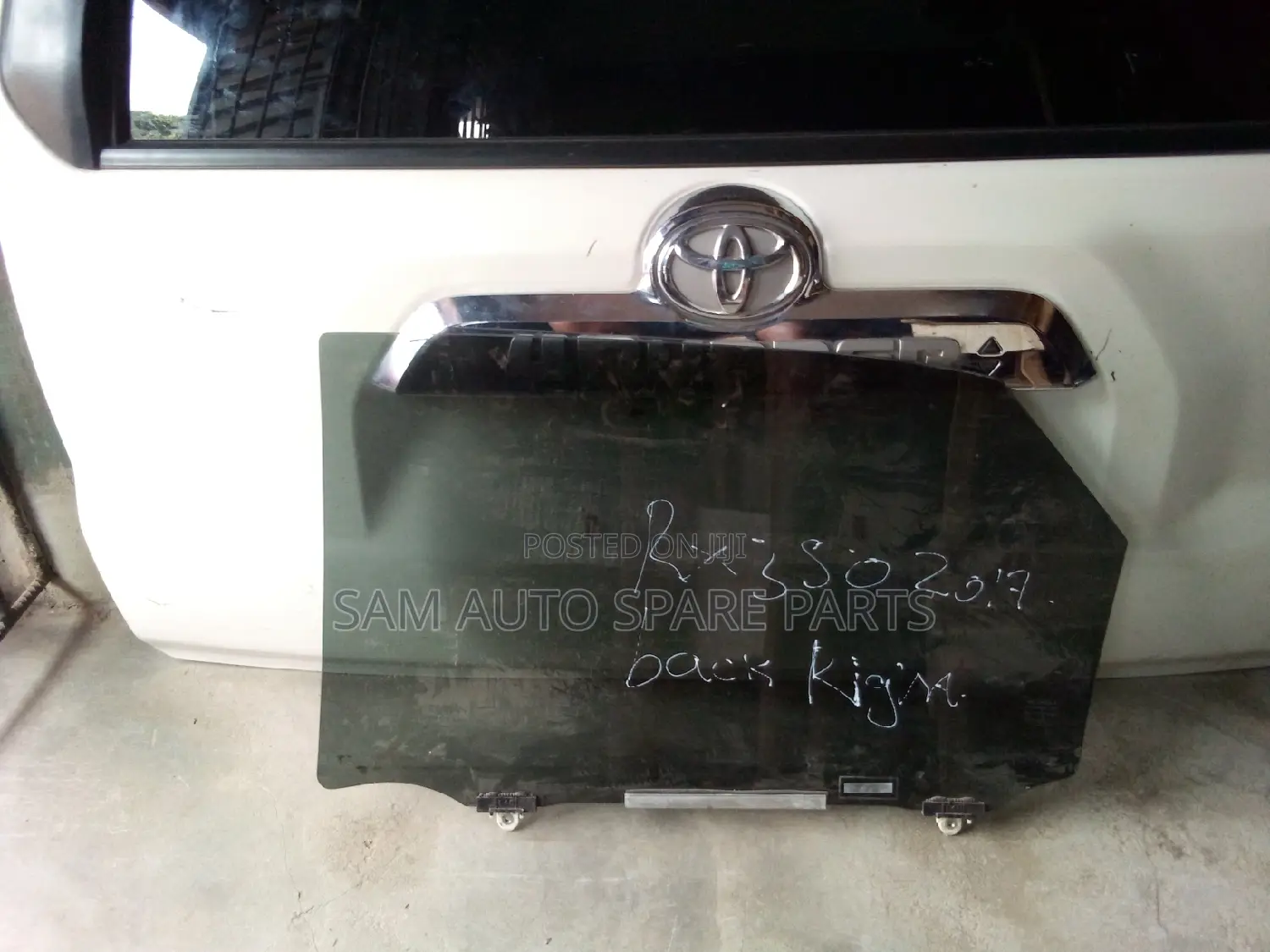 Lexus RX 350 Door Glass Back Right 2018 Model
