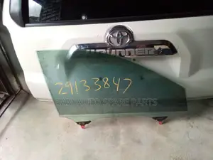 Toyota Camry 07 Door Glass Front Right Side