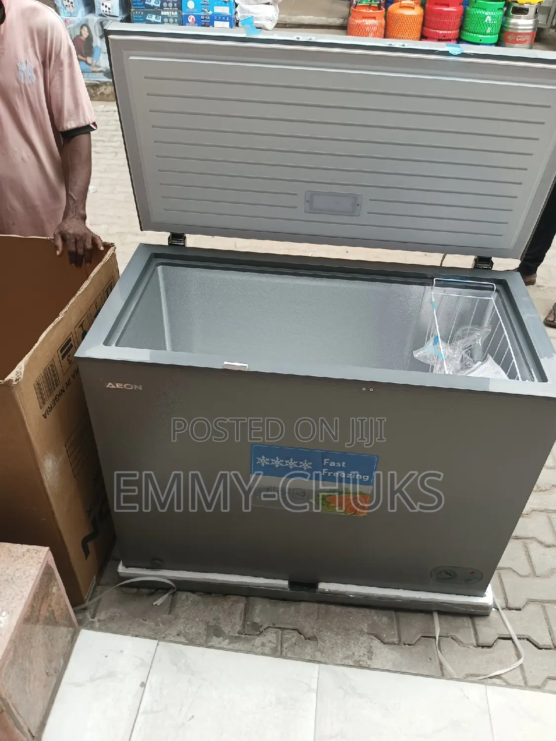 Aeon Chest Freezer 250L