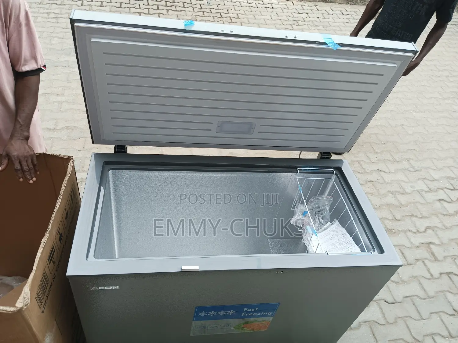 Aeon Chest Freezer 250L