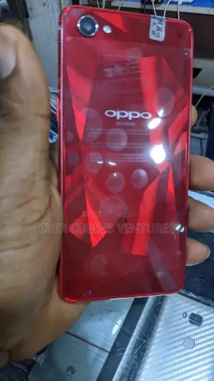Oppo F7 128 GB Red