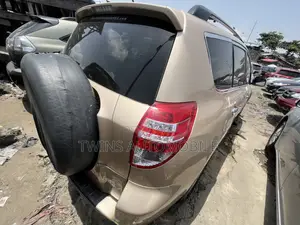 Toyota RAV4 2.5 Limited 4x4 2010 Gold