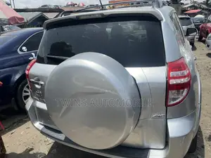 Toyota RAV4 2.5 Limited 2010 Silver
