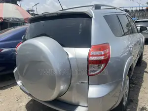 Toyota RAV4 2.5 Limited 2010 Silver