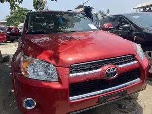 Toyota RAV4 2.5 Limited 2012 Red
