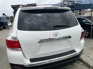 Toyota Highlander Limited 2012 White