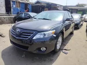 Toyota Camry 2011 Gray