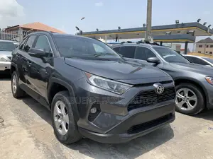 Toyota RAV4 XLE AWD 2020 Gray