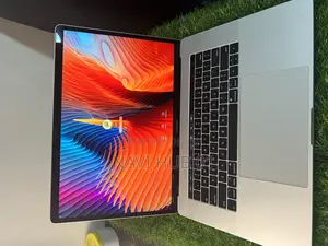 Laptop Apple MacBook Pro 2017 16GB Intel Core I7 SSD 256GB