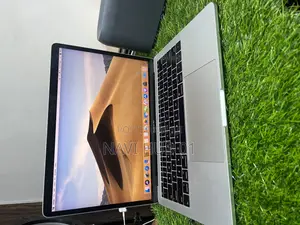 Laptop Apple MacBook Pro 2017 16GB Intel Core I7 SSD 512GB