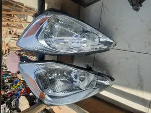 Headlamp Toyota Sienna 2004 Model