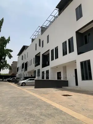 5bdrm Townhouse / Terrace in Asokoro for rent