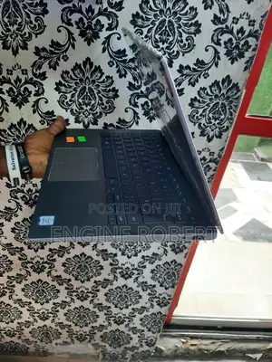 Laptop Dell Latitude 3310 8GB Intel Core I5 SSD 256GB