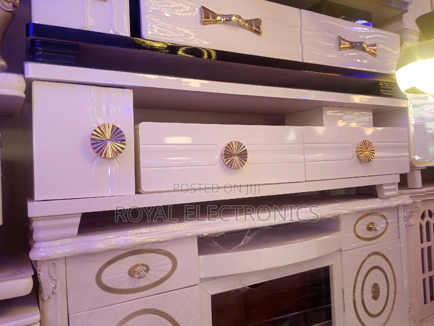 Classic Imported White TV Stand With Drawer