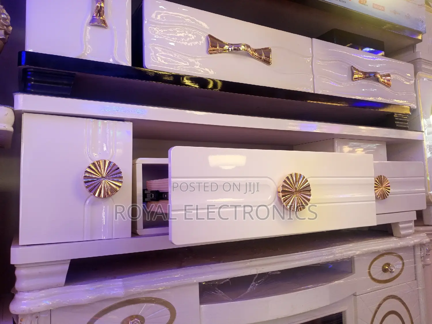 High Quality Imported White TV Stand With Drawer