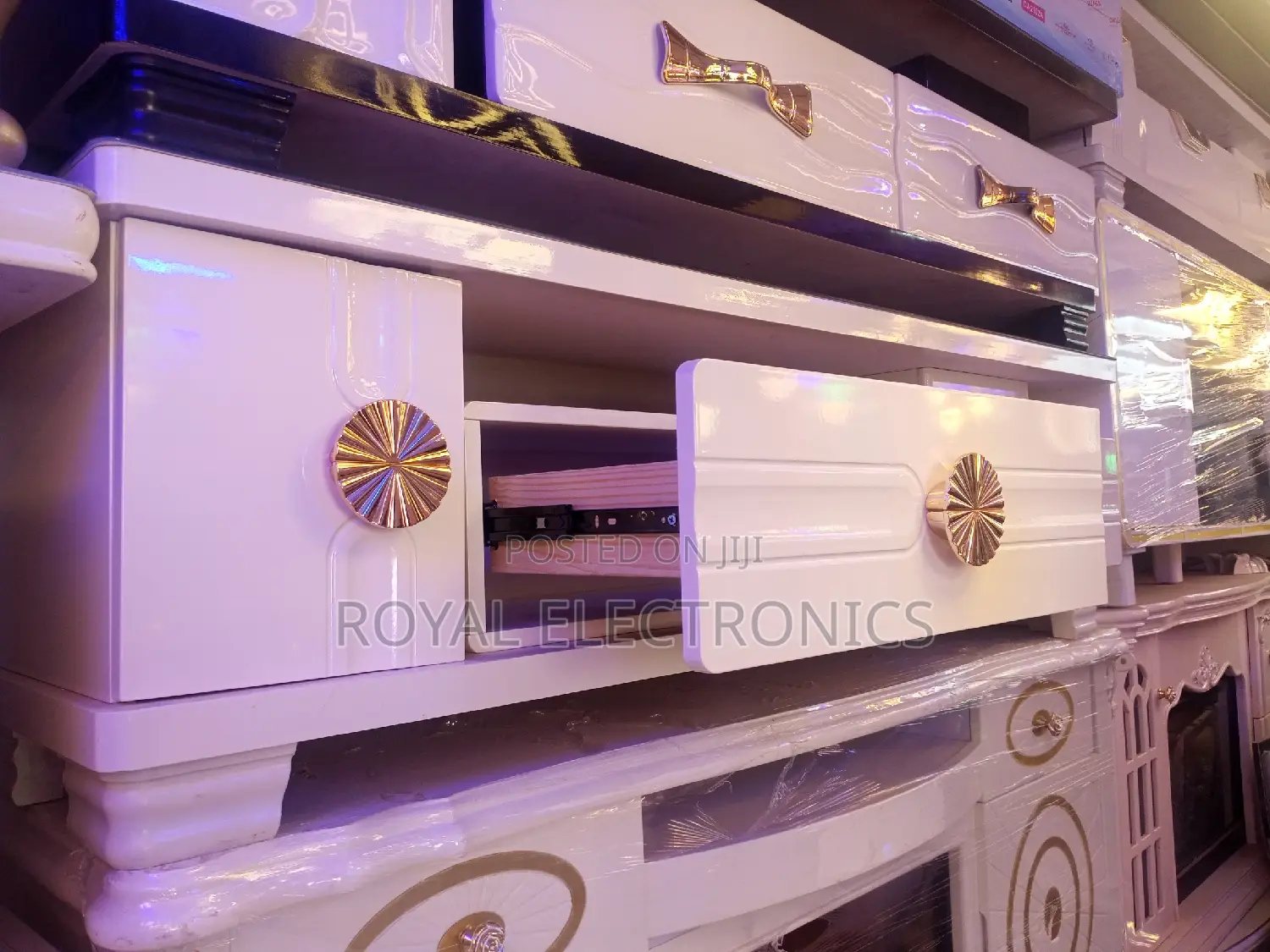 High Quality Imported White TV Stand With Drawer