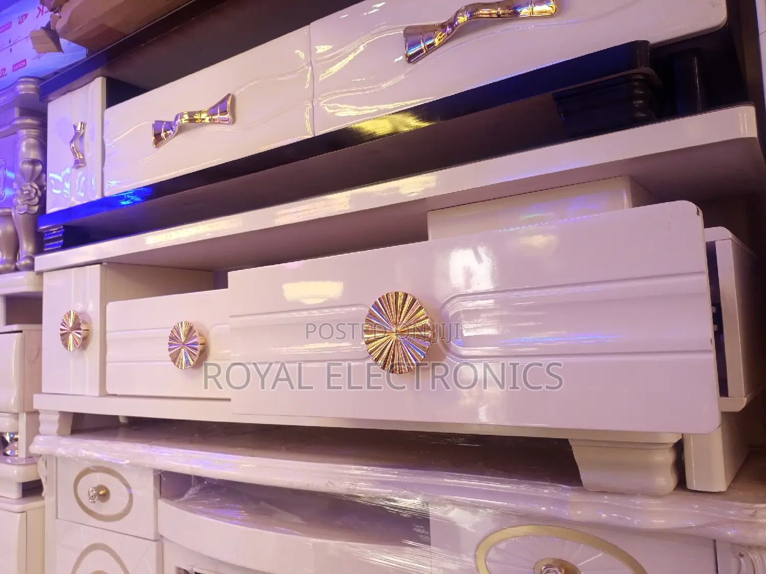 Newly Released Imported White TV Stand With Drawer