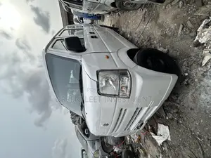 Suzuki Every 2012 White