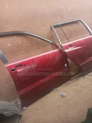 Rh Side Front Door Highlander 2005 Model