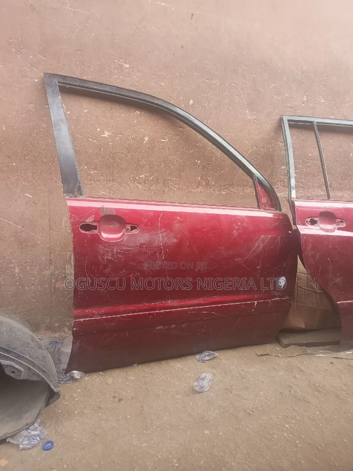 Rh Side Front Door Highlander 2005 Model