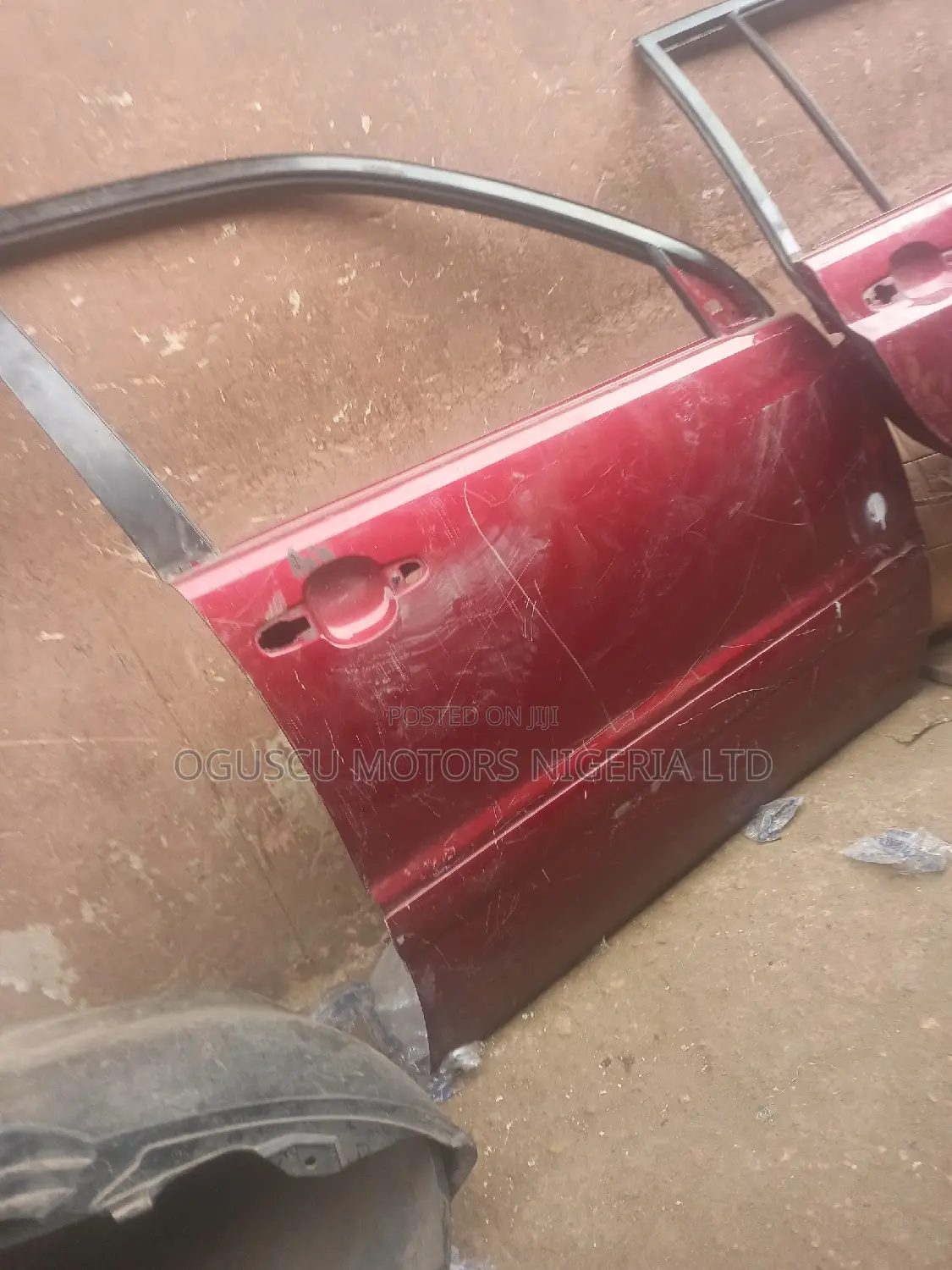 Rh Side Front Door Highlander 2005 Model