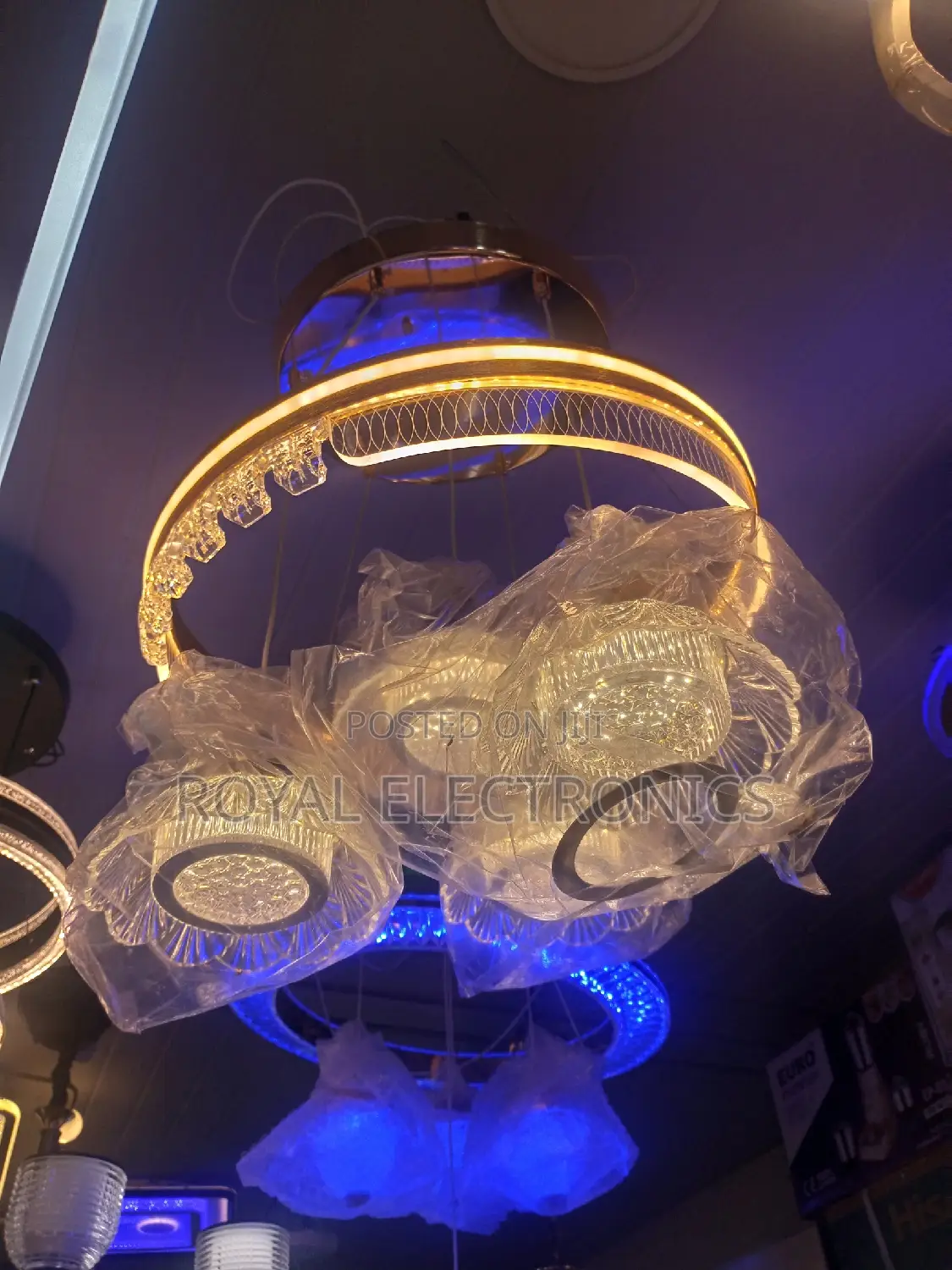 4-Box Multicolor Dropping Chandelier Light