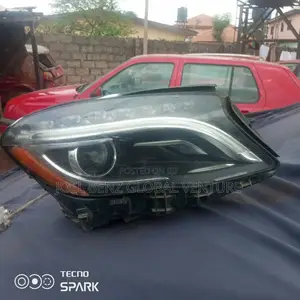 GLA250 2017 American Headlights