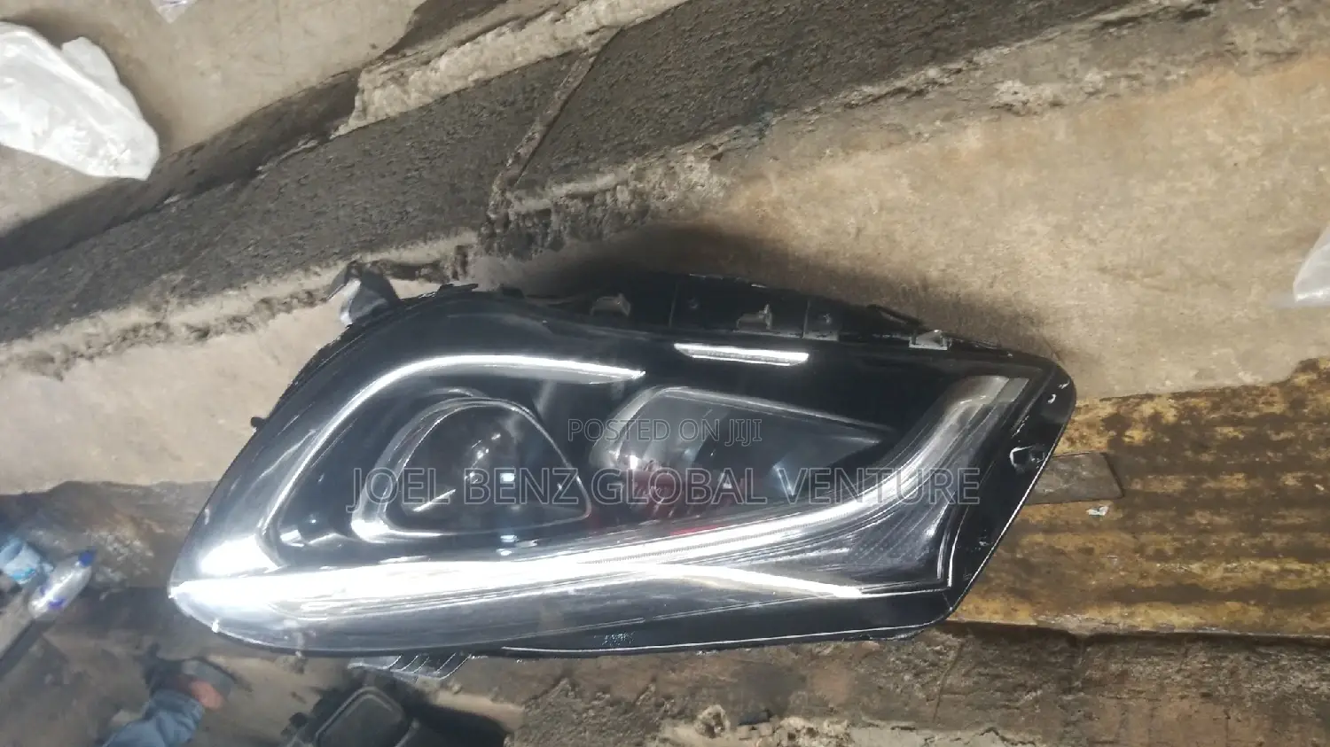 Cla250 2019 Left Side Headlight