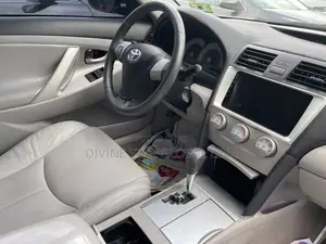 Toyota Camry 2011 Silver