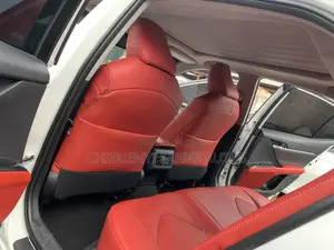 Toyota Camry XSE V6 (3.5L V6 8A) 2019 White