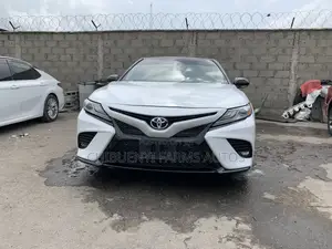 Toyota Camry XSE V6 (3.5L V6 8A) 2019 White