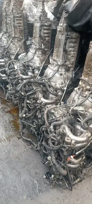 Toyota Hiace Bus 2tr Engine and Transmission.