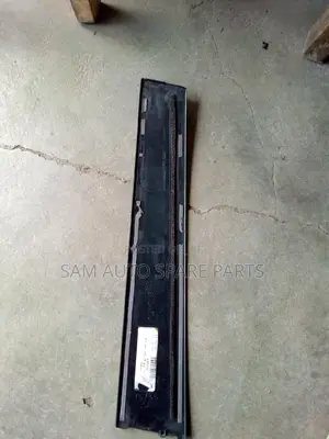 Toyota Venza 2015 Model Door Pillar Chrome Front Right Side