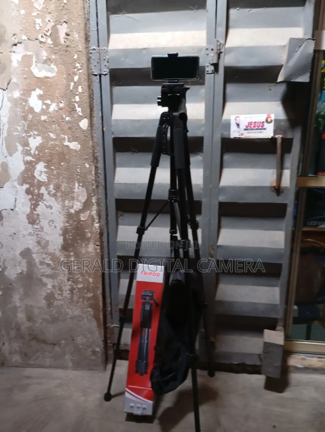 Camera Tripod Stand With Phone Folder