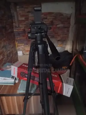 Camera Tripod Stand With Phone Folder