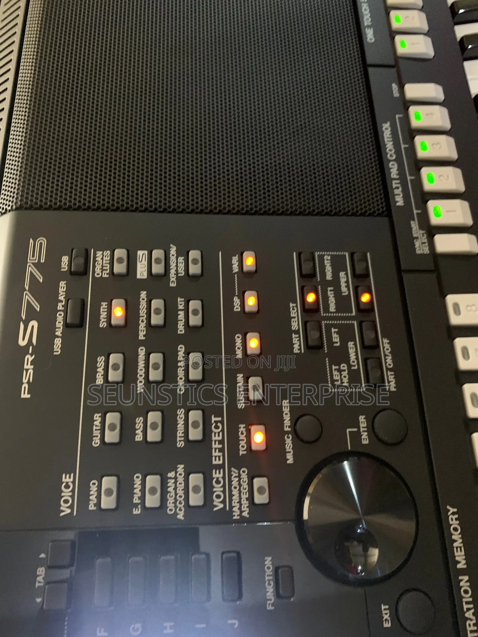 Quality Yamaha PSR S775 Keyboard (Piano)
