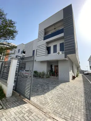 5bdrm House in Lekki Phase One for sale