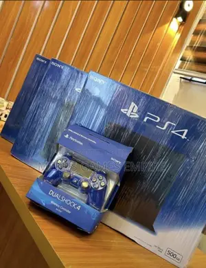 PS4 Console + Extra Controller