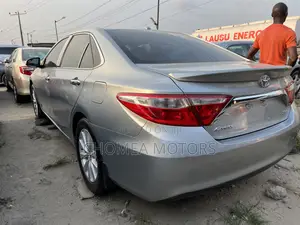 Toyota Camry 2015 Silver