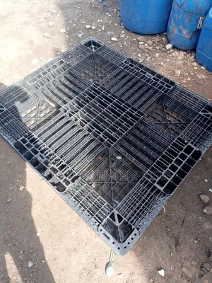 1300*1100*120mm Heavy Duty Black Pallet