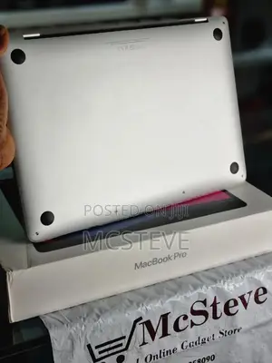 Laptop Apple MacBook Pro 2022 M2 8GB Apple M2 SSD 512GB