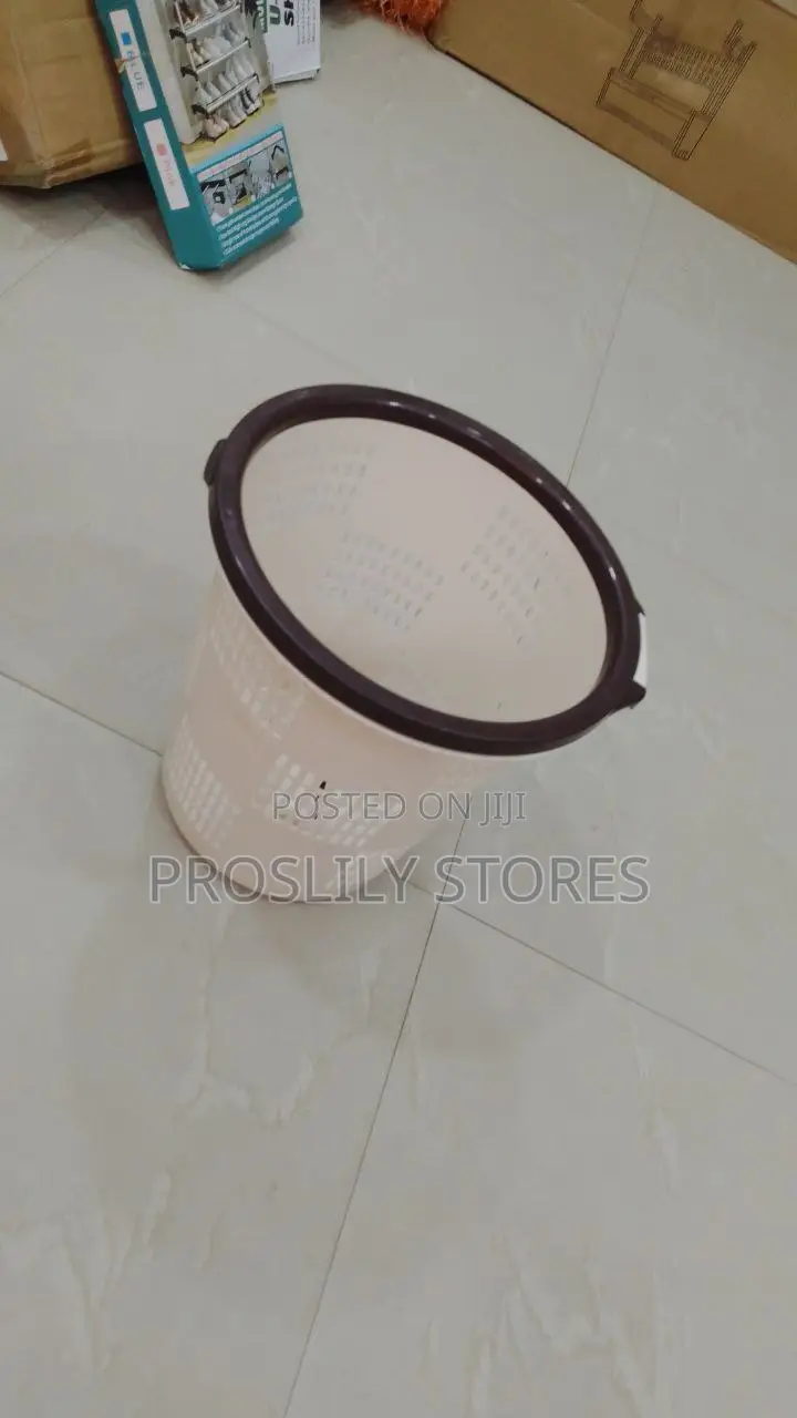 Small Household Garbage Bin Sample