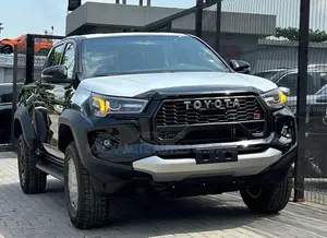 New Toyota Hilux 2024 Black