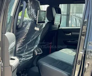 New Toyota Hilux 2024 Black