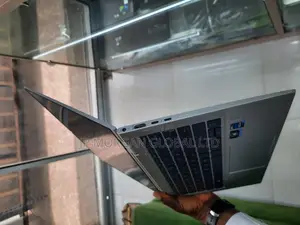 Laptop HP EliteBook 830 G8 16GB Intel Core I7 SSD 512GB