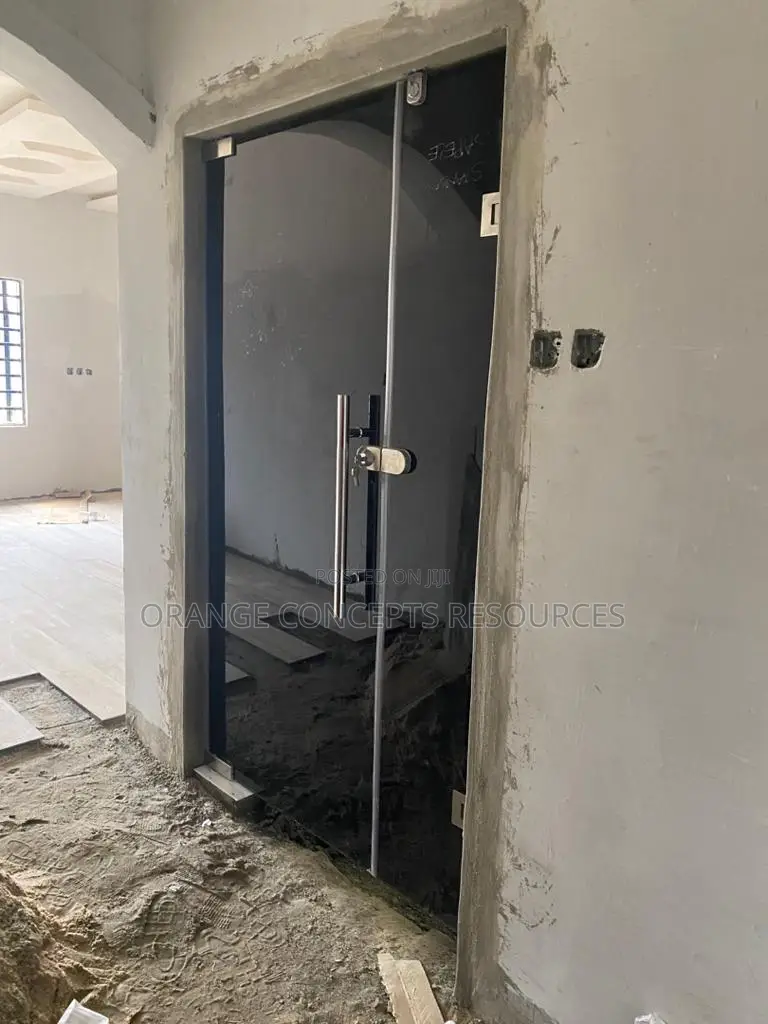 Frameless Glass Swing Door