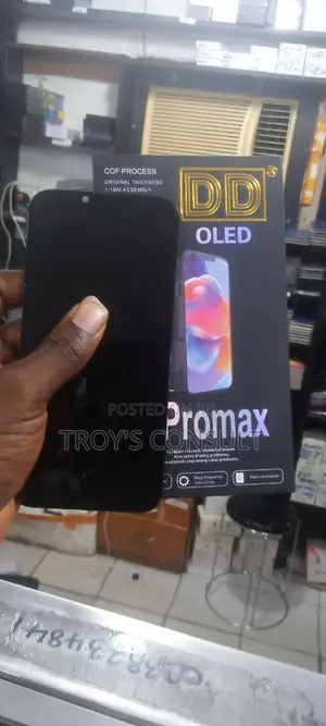 15 Pro Max Screen