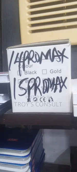 15 Pro Max Screen