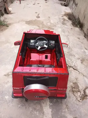 12volts G Wagon Benz.